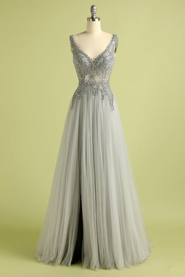Vestido gris  de fiesta con cuello en V con cuentas